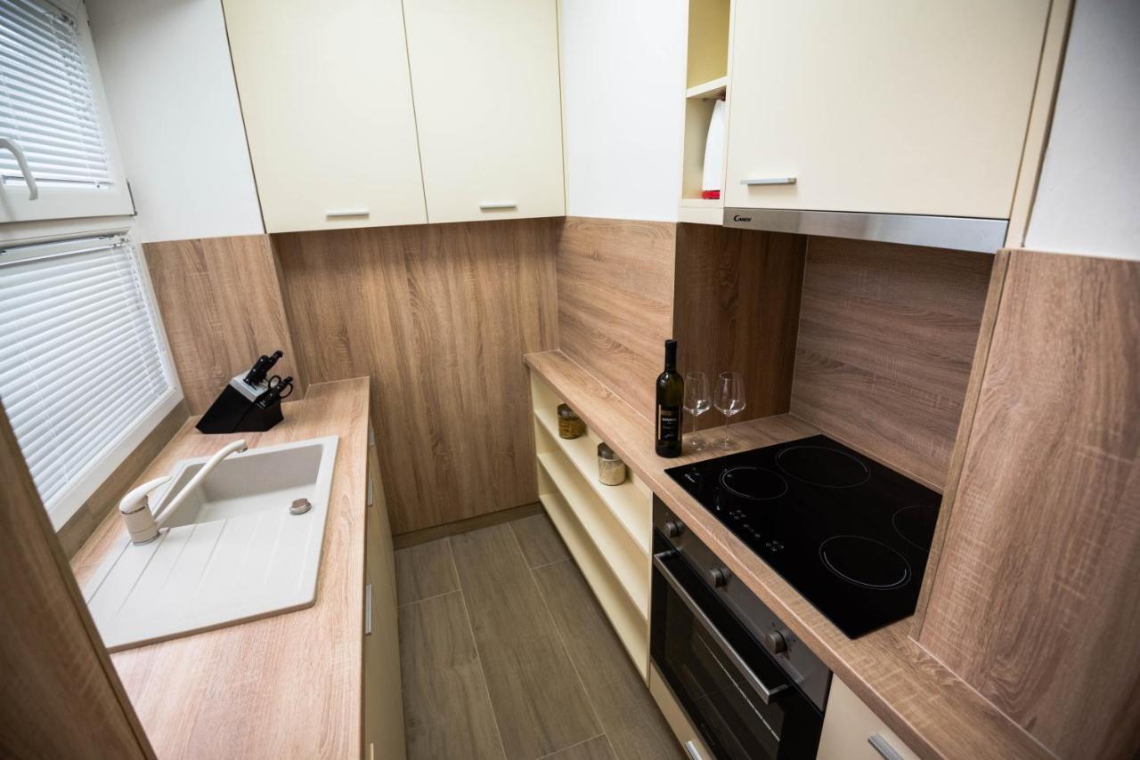 N & D Apartment ชิเบนิก ภายนอก รูปภาพ