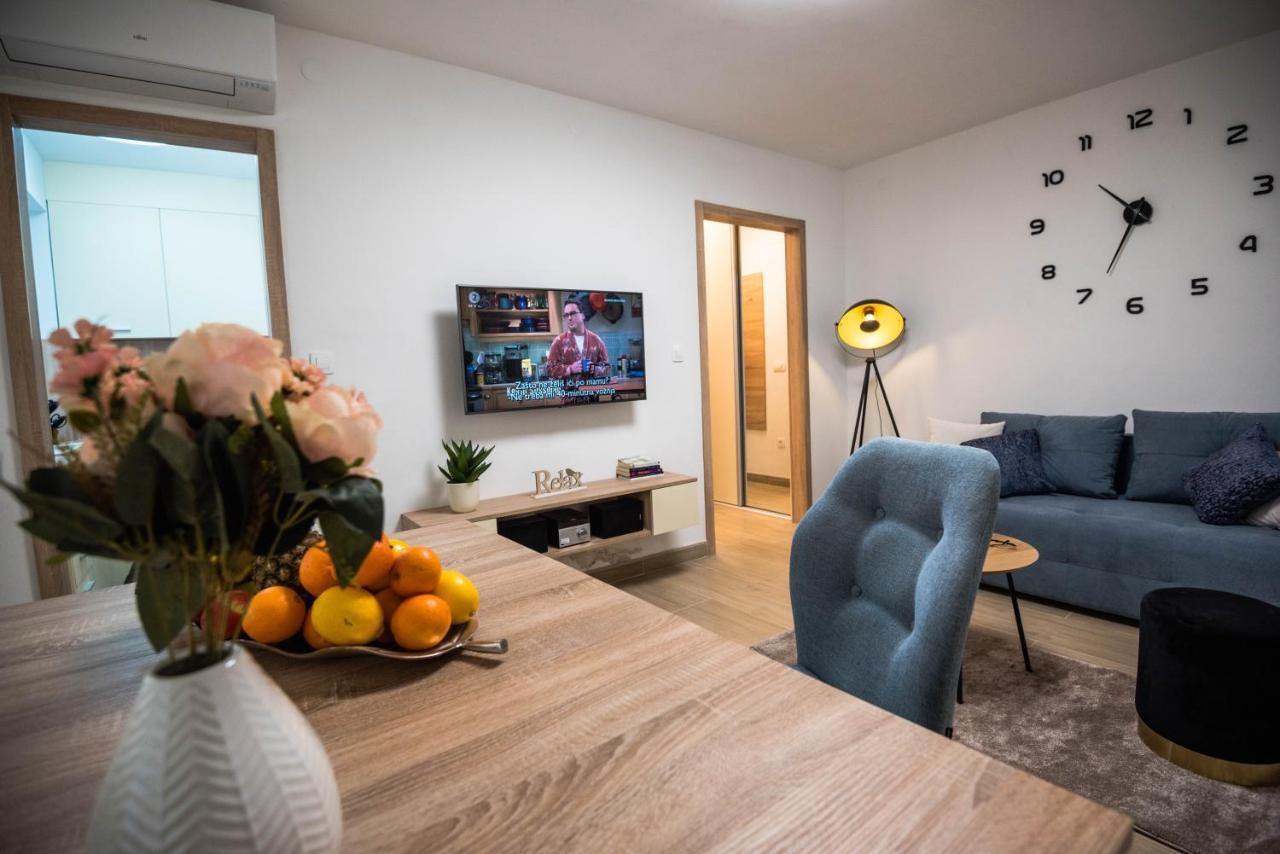 N & D Apartment ชิเบนิก ภายนอก รูปภาพ