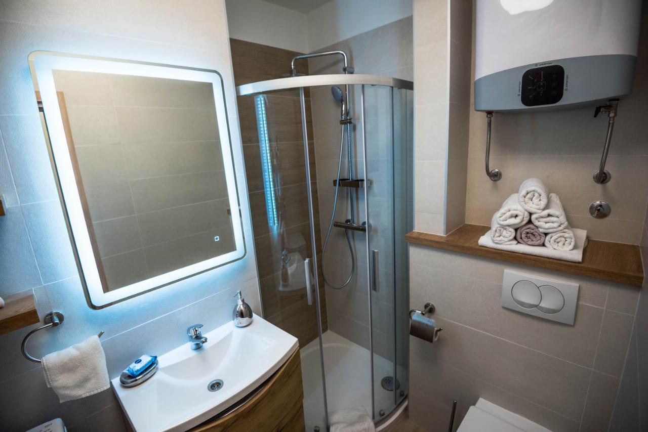 N & D Apartment ชิเบนิก ภายนอก รูปภาพ