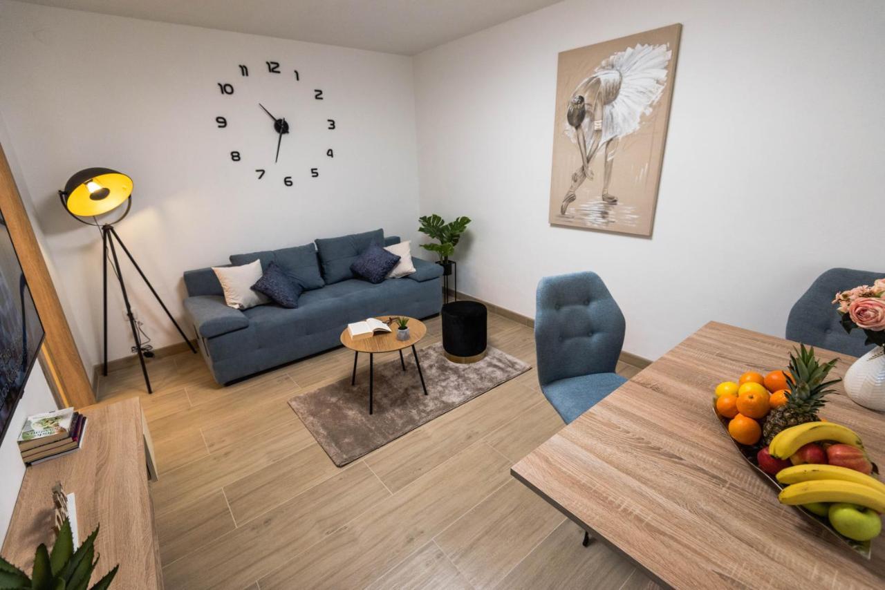 N & D Apartment ชิเบนิก ภายนอก รูปภาพ